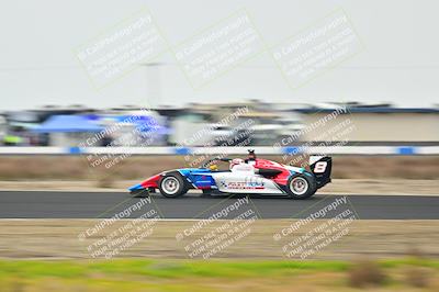 media/Jan-26-2025-CalClub SCCA (Sun) [[cfcea7df88]]/Group 2/Race/